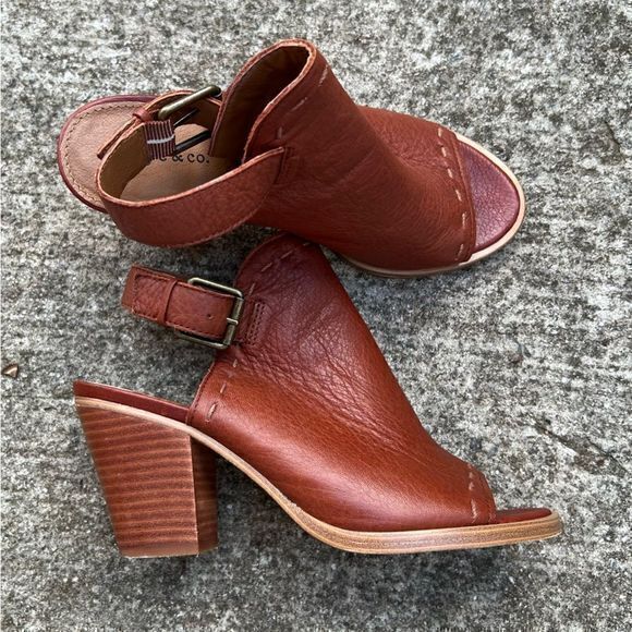 Frye & Co. Donna Peep Toe Heel Sandals Leather Upper Buckle Closure Brown Size 6 - Picture 2 of 11